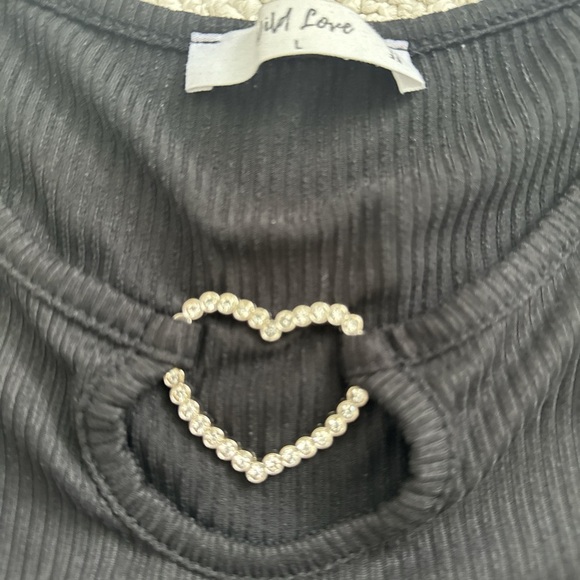 Black Cut Out Short Sleeve Ribbed Tee with Metal Heart - Picture 3 of 5